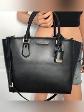 Michael Kors Carolyn Large Black Tote Bag